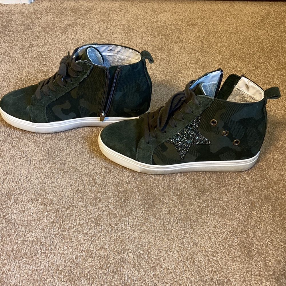 Steve madden green camo wedge heel side zip sneaker - Picture 3 of 6